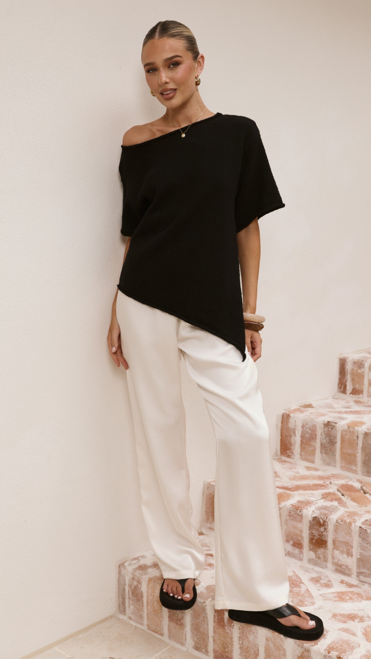Cascadia Off Shoulder T-Shirt - Black
