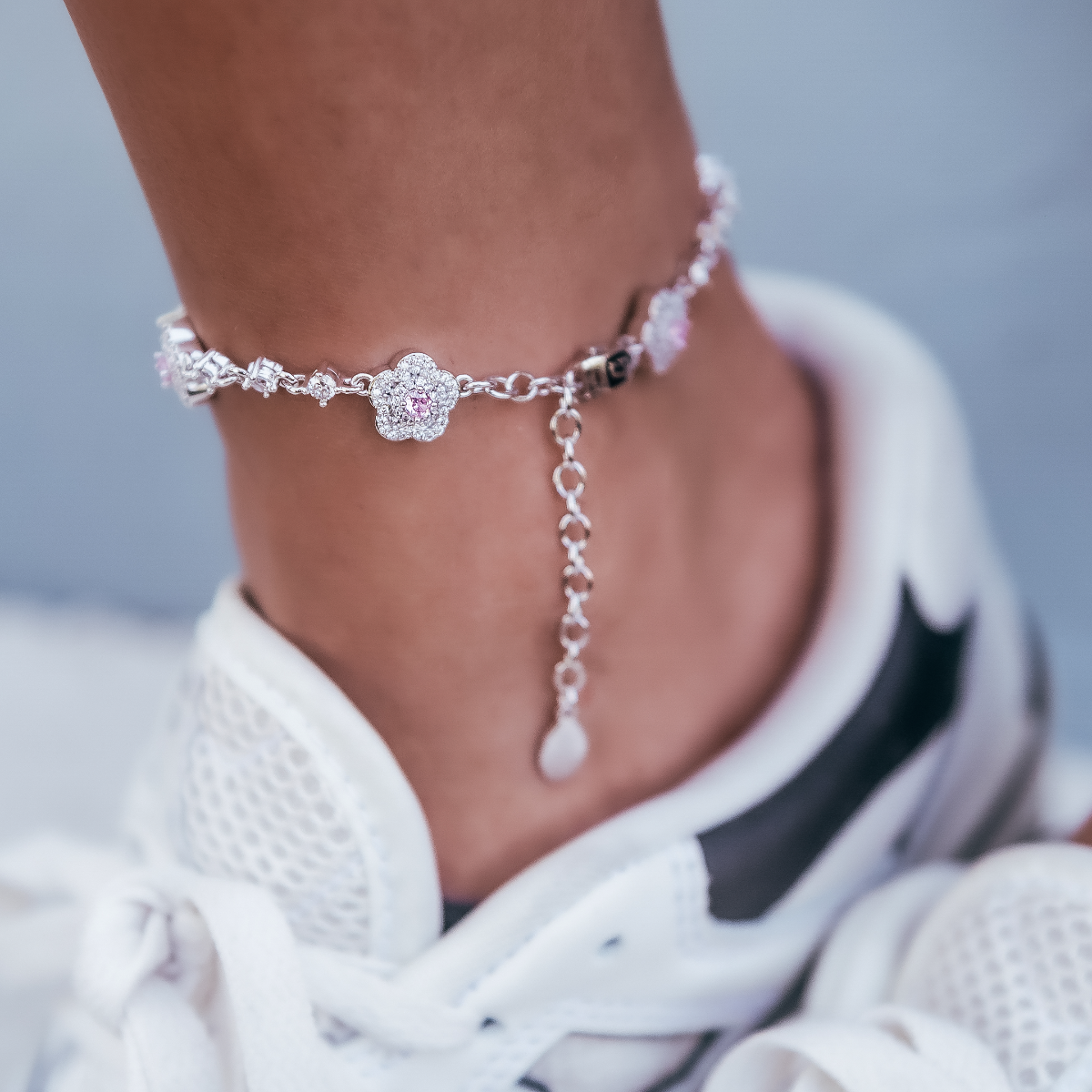 Daisy Anklet in White Gold