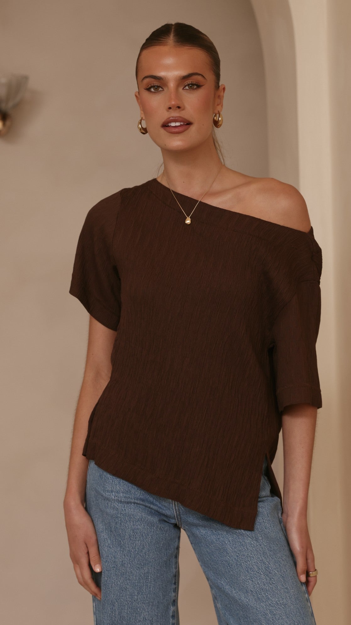 Aziel Off Shoulder Tee - Chocolate