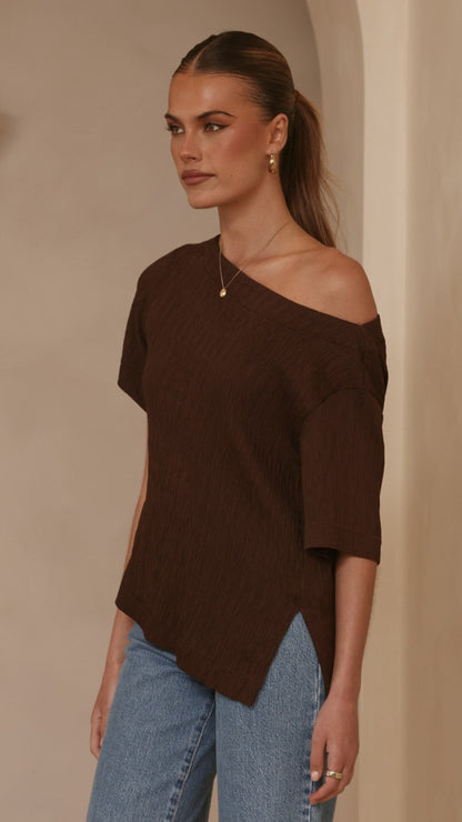 Aziel Off Shoulder Tee - Chocolate