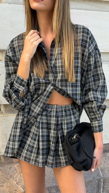Arli Shorts - Black/Beige Plaid
