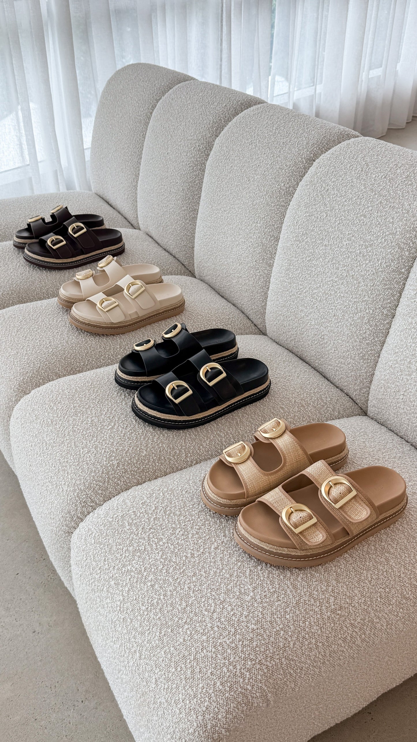 Anora Slide - Black