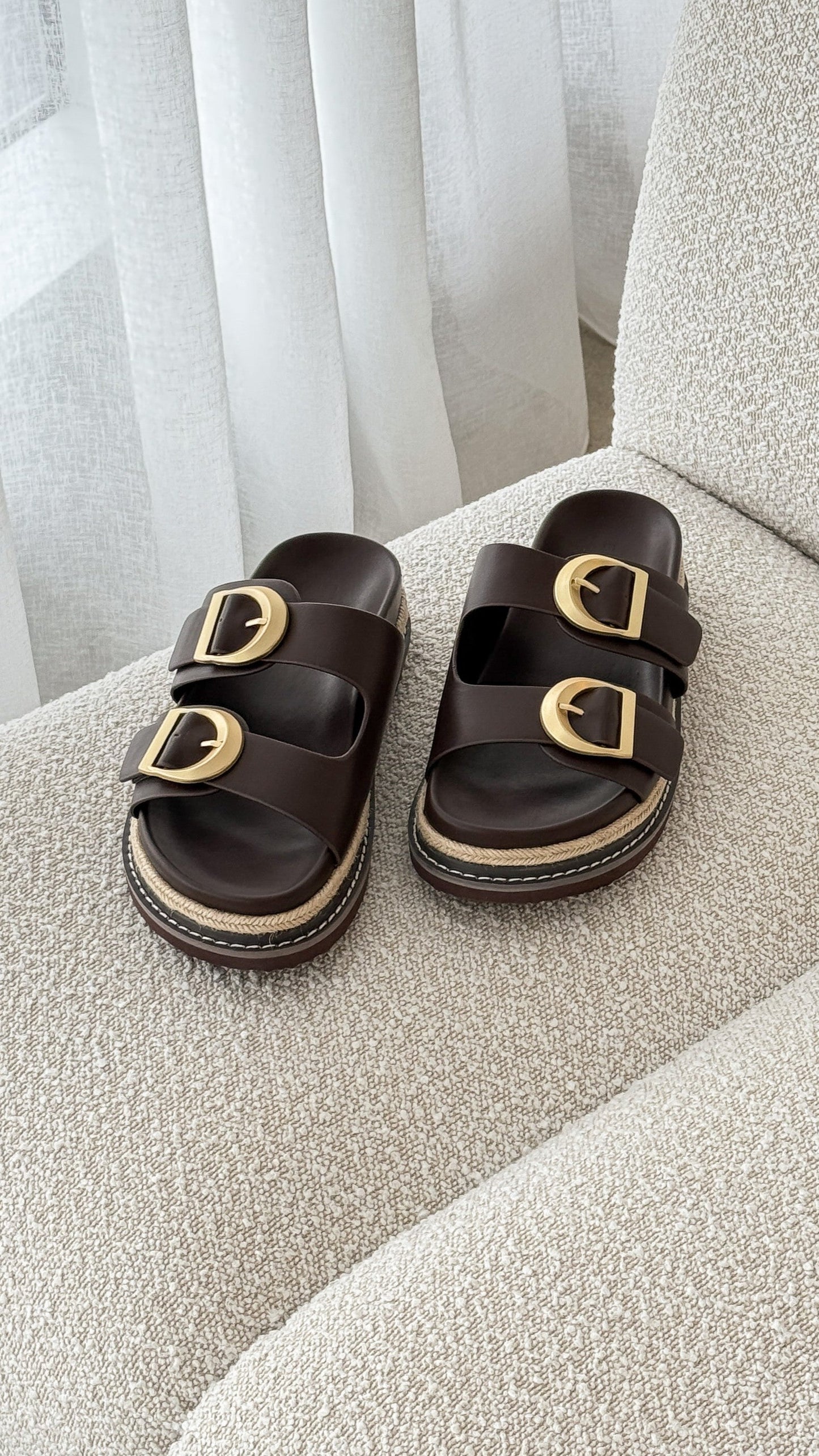 Anora Slide - Chocolate